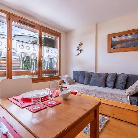 Delice - Center & Free Parking - By Cozee Apartment